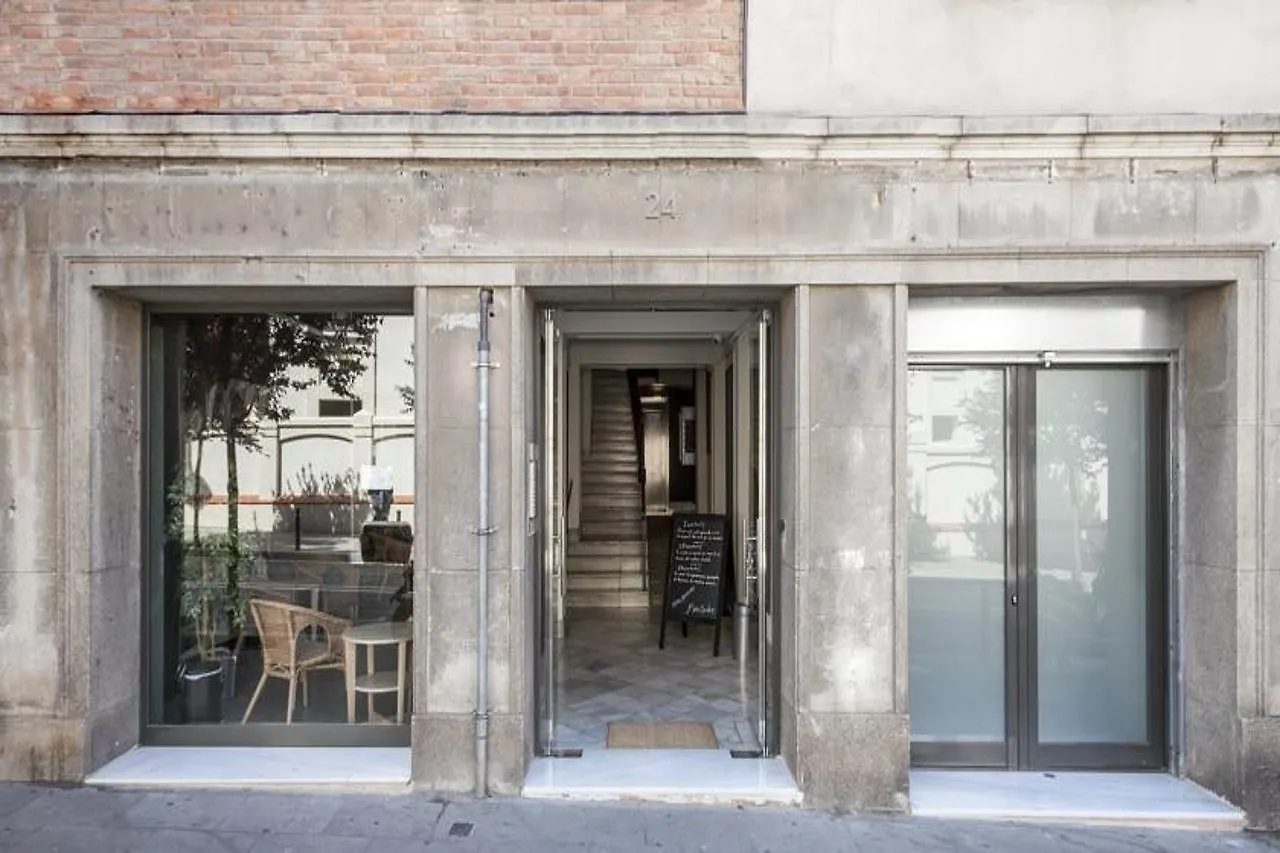 Fira Apartments By Gaiarooms Barcelona