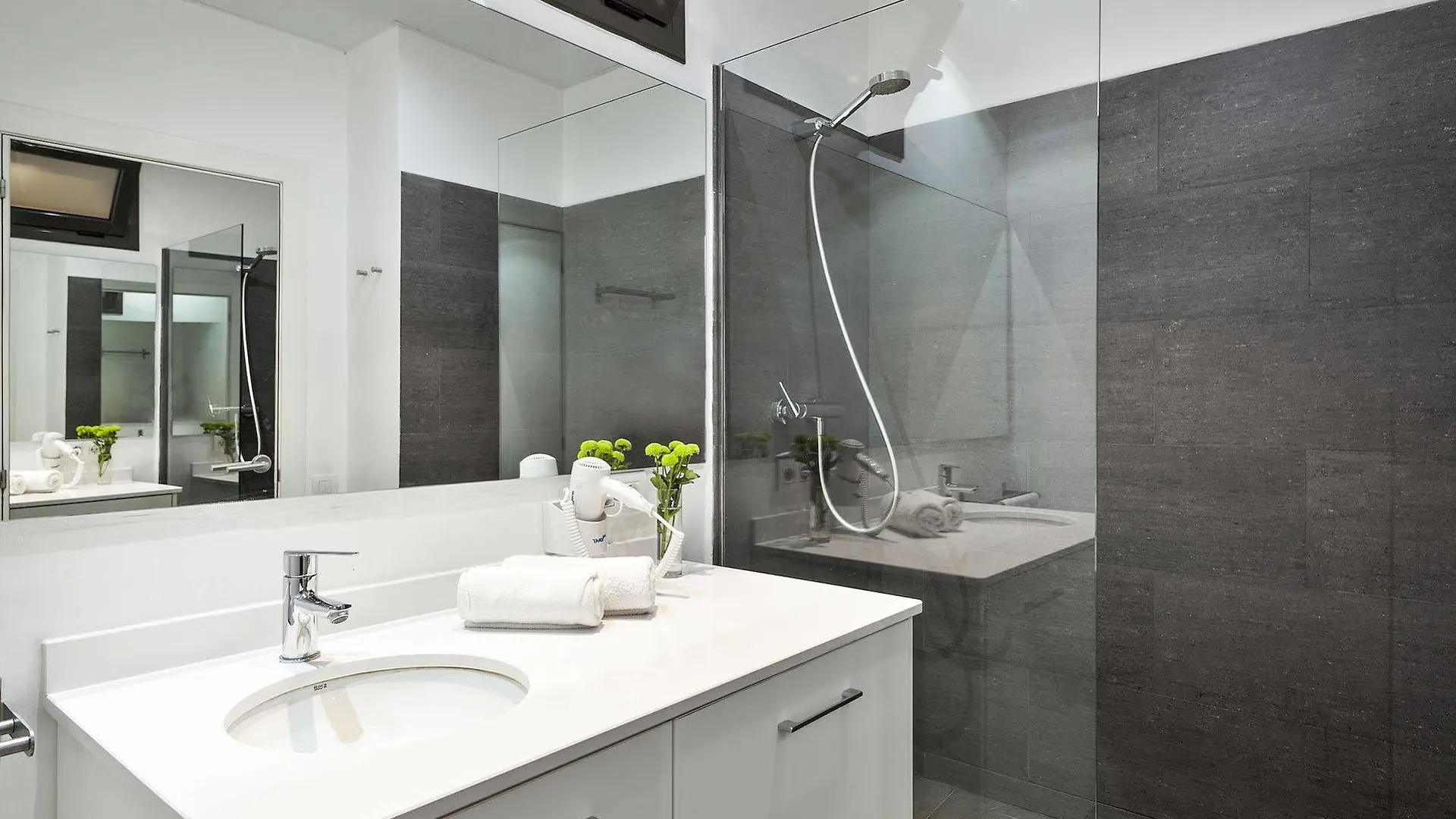 Fira Apartments By Gaiarooms Barcelona 0*,  Spain