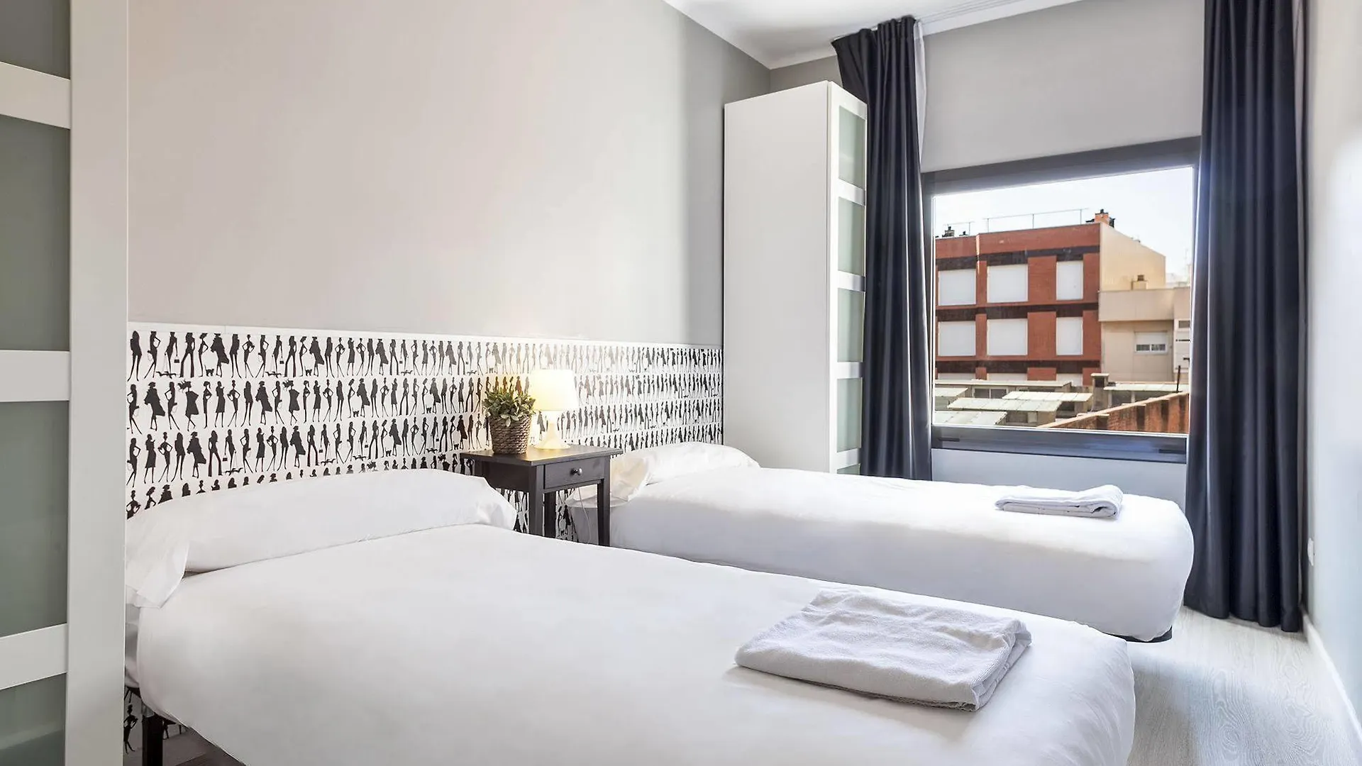 Fira Apartments By Gaiarooms Barcelona