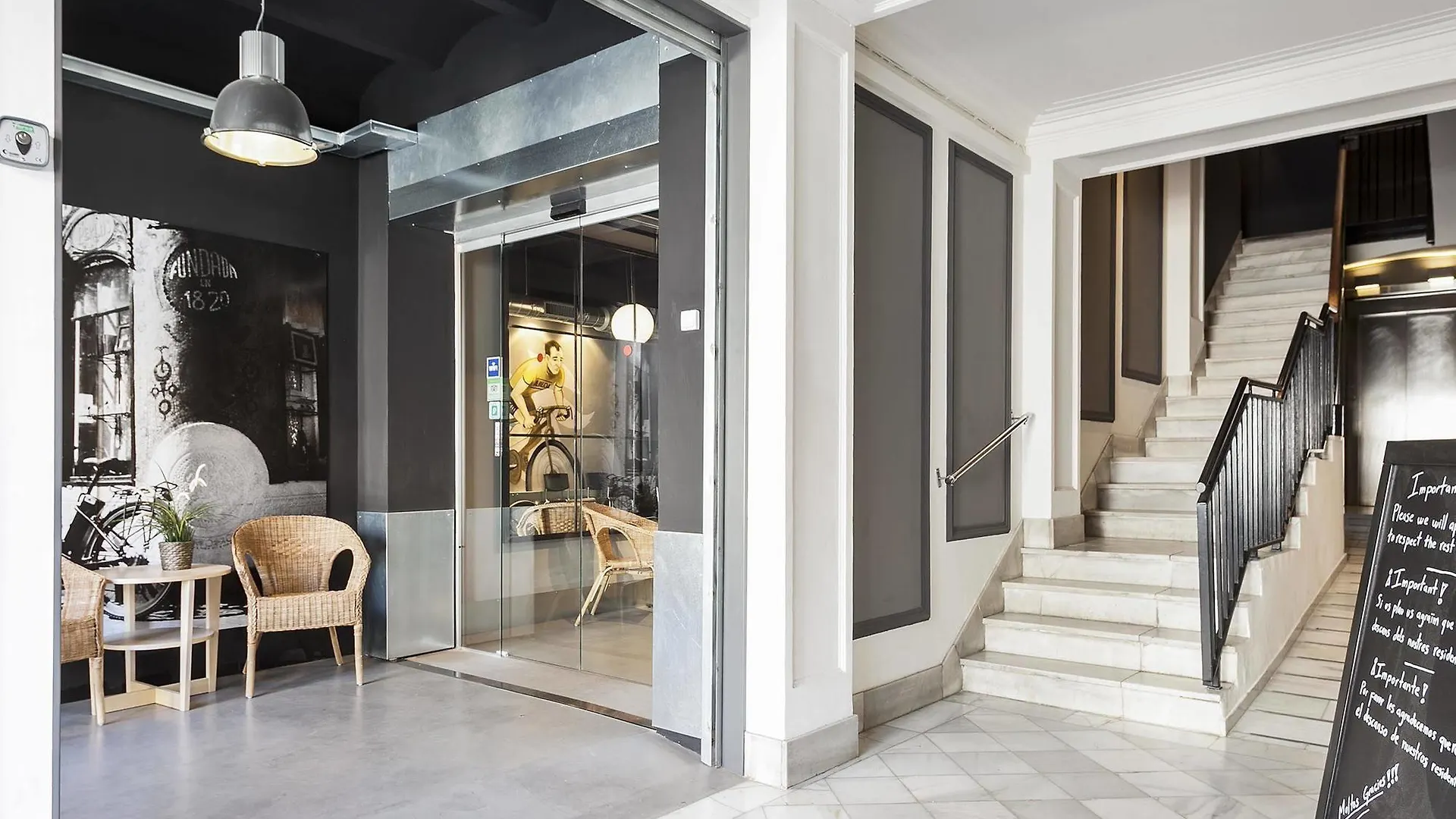 Fira Apartments By Gaiarooms Barcelona