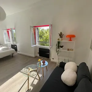 les-allees-provencales.hotels-rhonealpes.com/